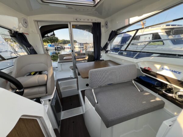 Beneteau Antares 8 - Image 15