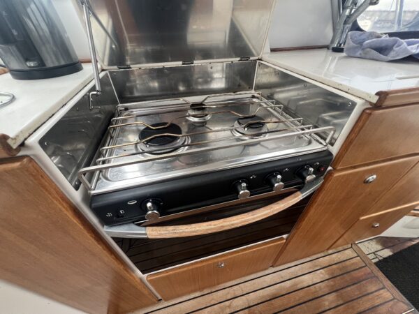 Saga 310 - Image 9