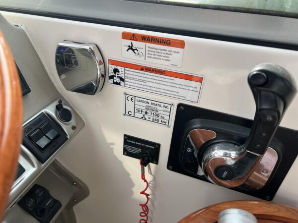 Larson 274 Cabrio (DIESEL) - Image 17