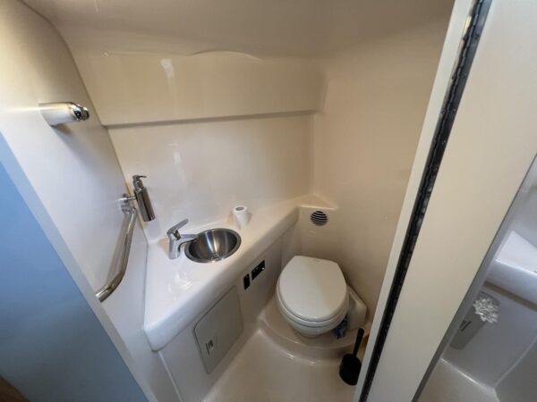 Larson 274 Cabrio (DIESEL) - Image 25