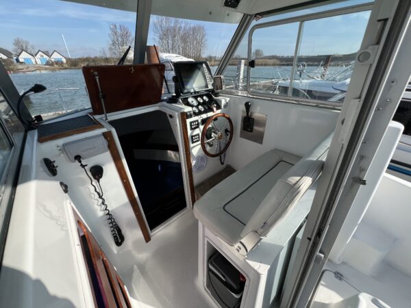 Beneteau Antares 620 - Image 9