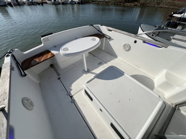Beneteau Antares 620 - Image 6