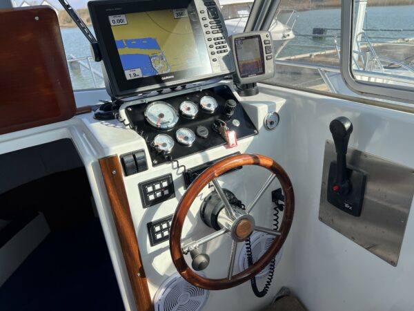 Beneteau Antares 620 - Image 12