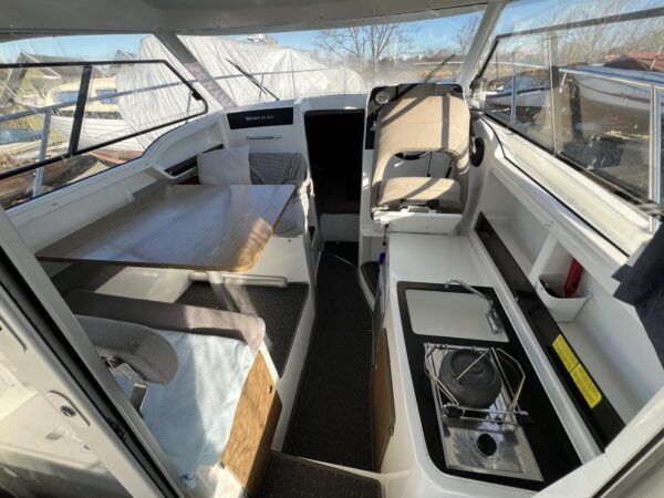 Beneteau Antares 8 - Image 6