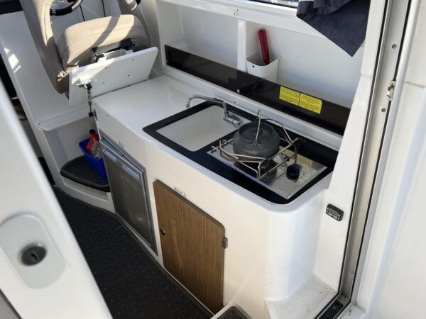 Beneteau Antares 8 - Image 7