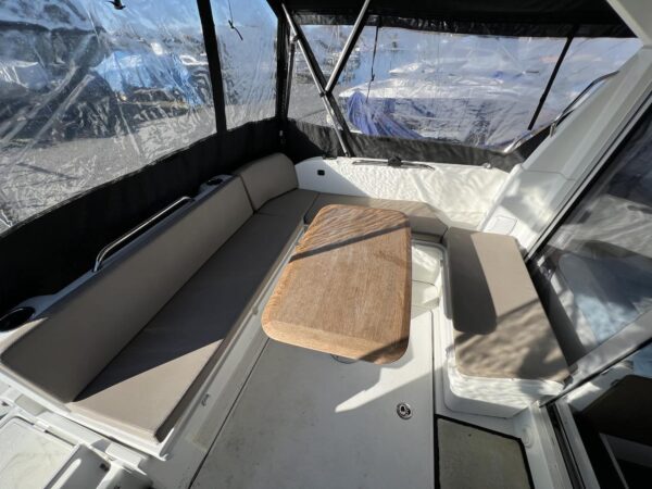 Beneteau Antares 8 - Image 4