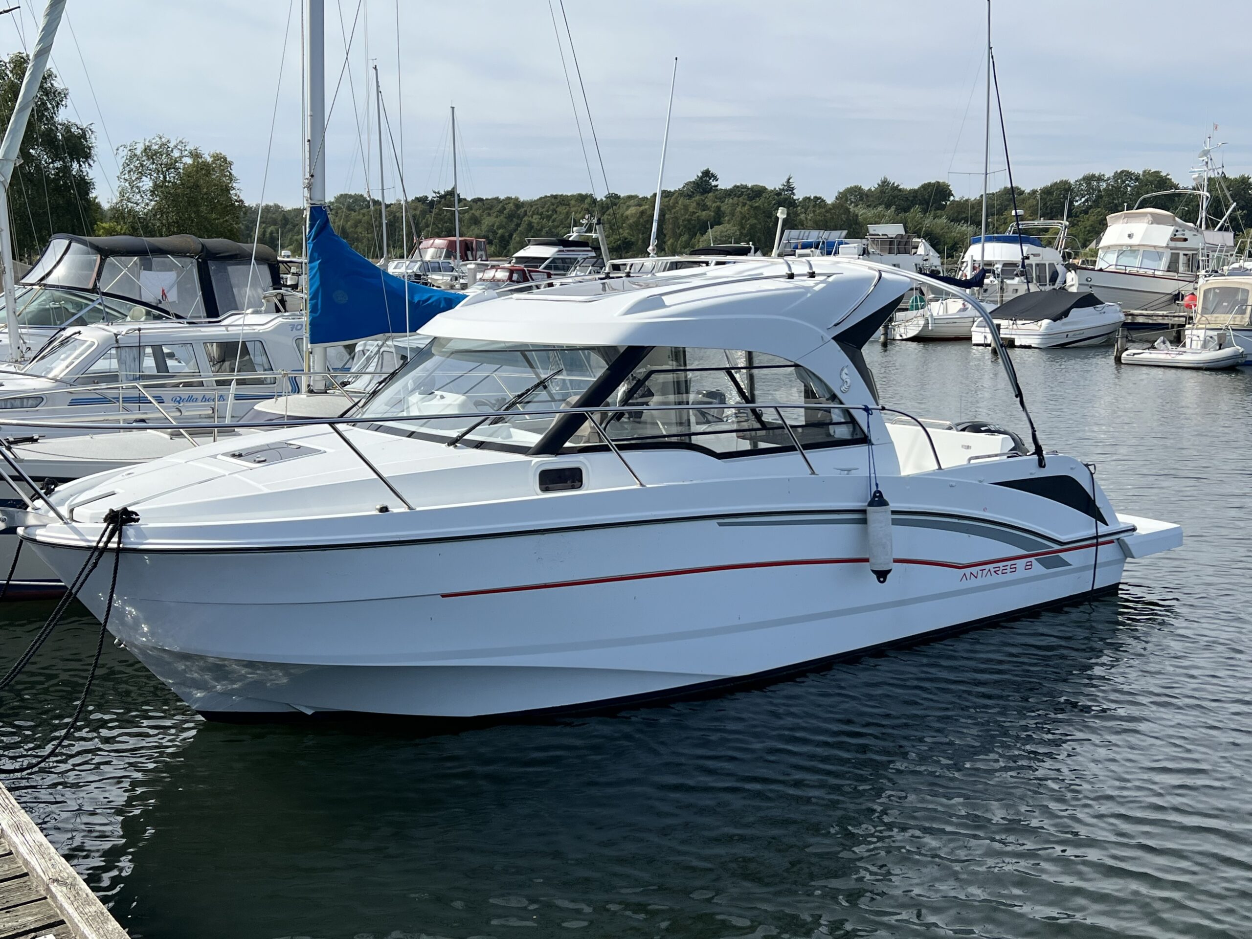 Beneteau Antares 8
